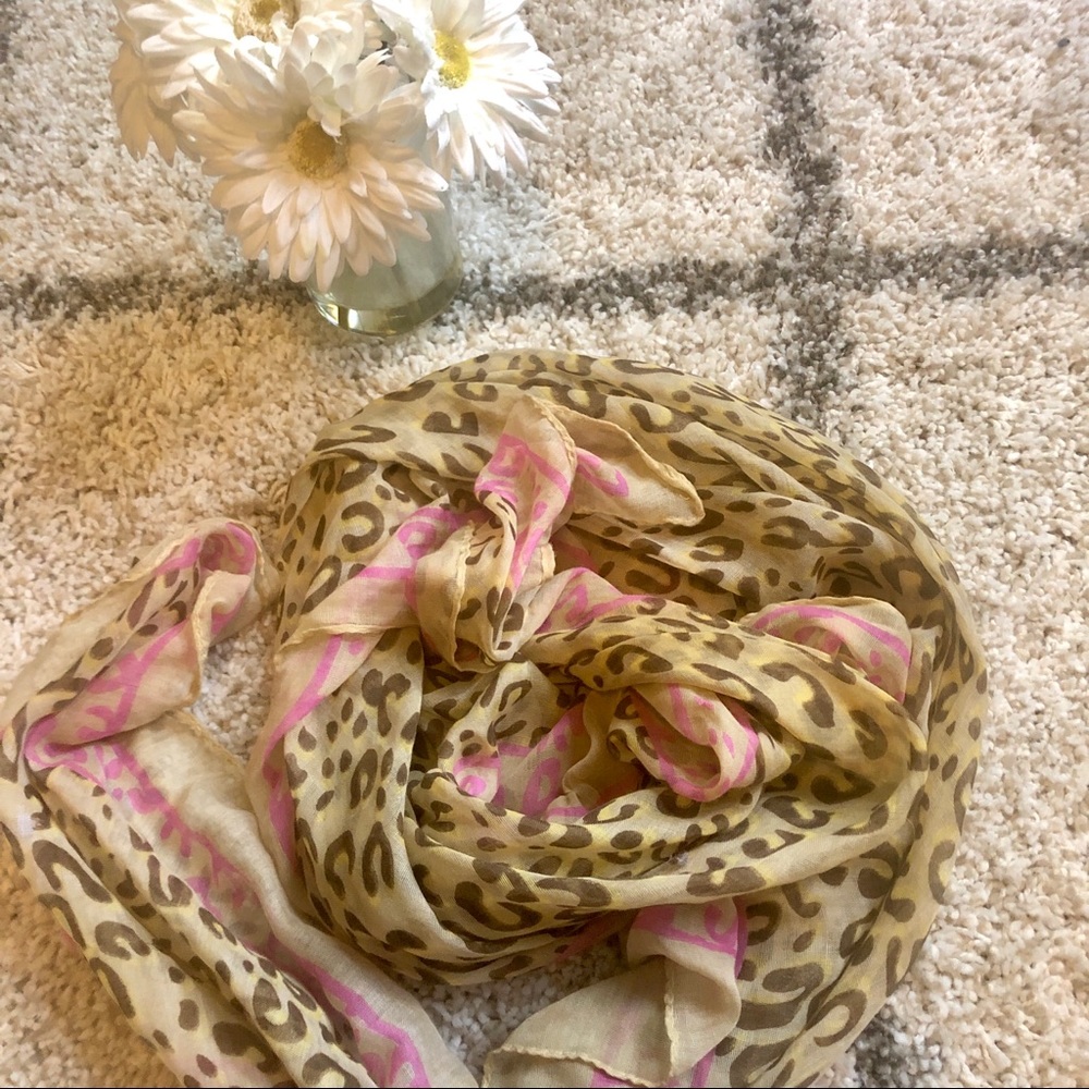 🌿Cheetah Leopard Print Scarf